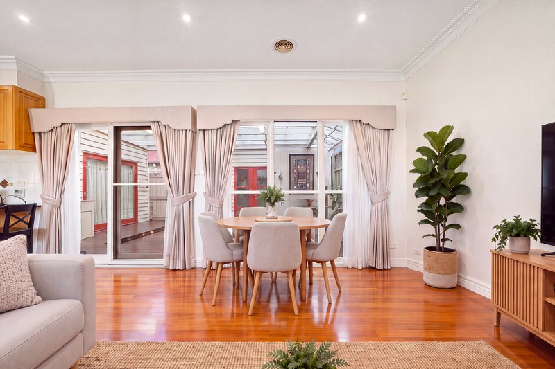 Photo - 1/27 Oxford Street, Oakleigh VIC 3166 - Image 4