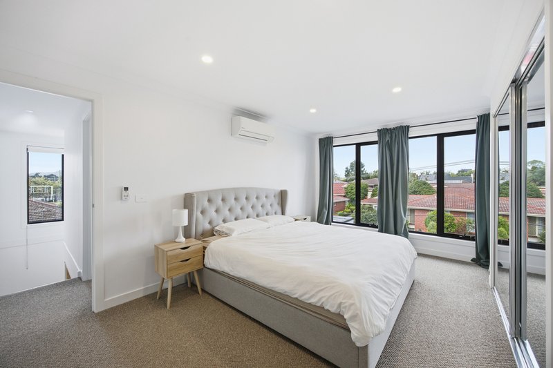 Photo - 1/27 Pitt Street, Ringwood VIC 3134 - Image 3