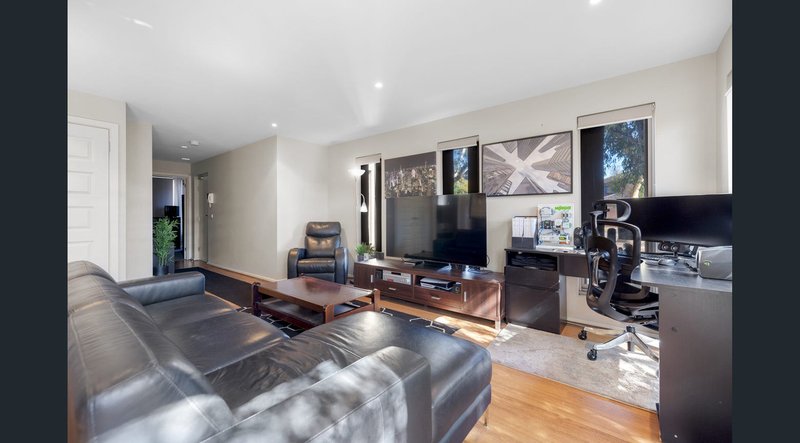Photo - 1/27 Police Road, Mulgrave VIC 3170 - Image 3