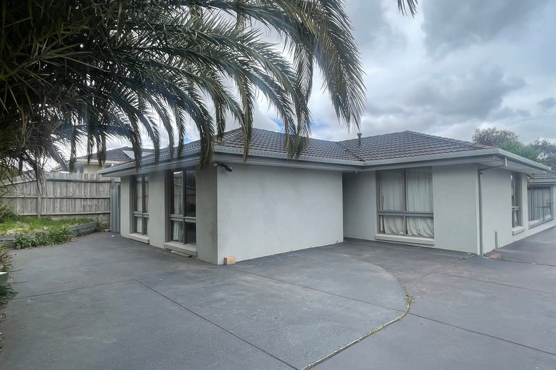 Photo - 1/27 Preston Avenue, Endeavour Hills VIC 3802 - Image 1