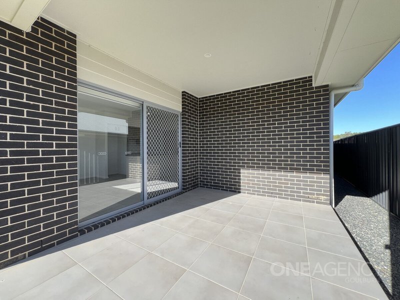 Photo - 1/27 Roebuck Street, Goulburn NSW 2580 - Image 10