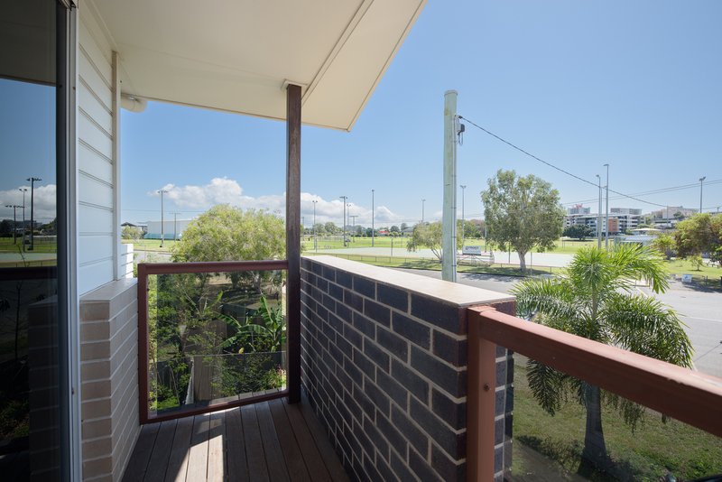 Photo - 1/27 Side Street, West Gladstone QLD 4680 - Image 14