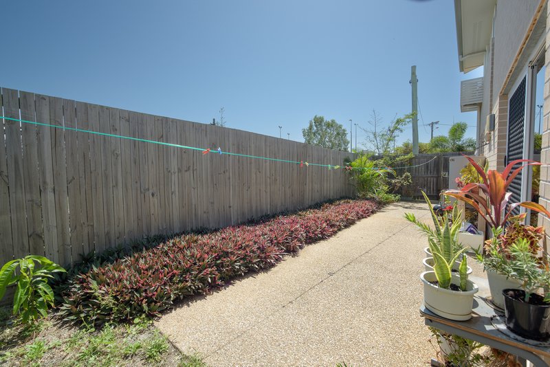 Photo - 1/27 Side Street, West Gladstone QLD 4680 - Image 16