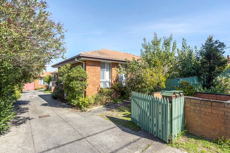 Photo - 1/27 Sylvester Grove, Preston VIC 3072 - Image 2