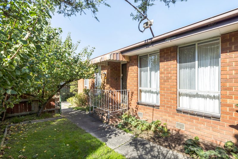 Photo - 1/27 Sylvester Grove, Preston VIC 3072 - Image 3