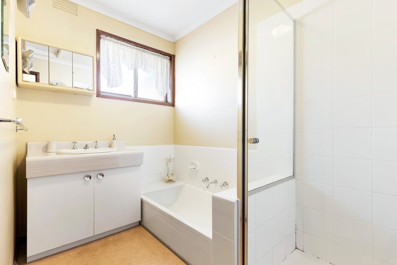 Photo - 1/27 Sylvester Grove, Preston VIC 3072 - Image 10