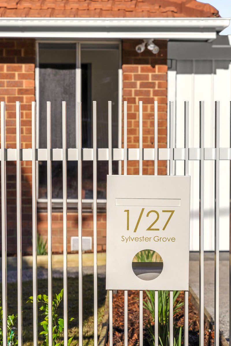 Photo - 1/27 Sylvester Grove, Preston VIC 3072 - Image 2