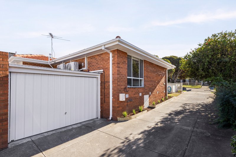 Photo - 1/27 Sylvester Grove, Preston VIC 3072 - Image 14