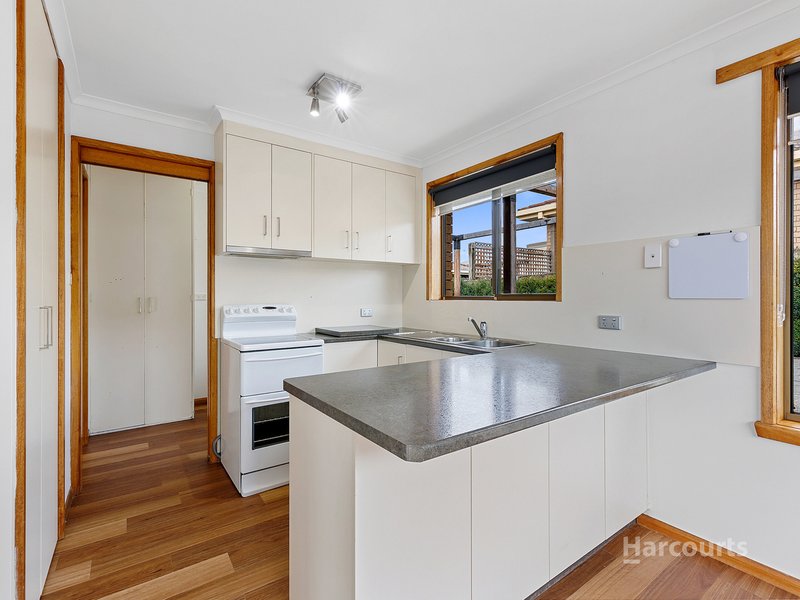 Photo - 1/27 Thorne Street, Upper Burnie TAS 7320 - Image 3