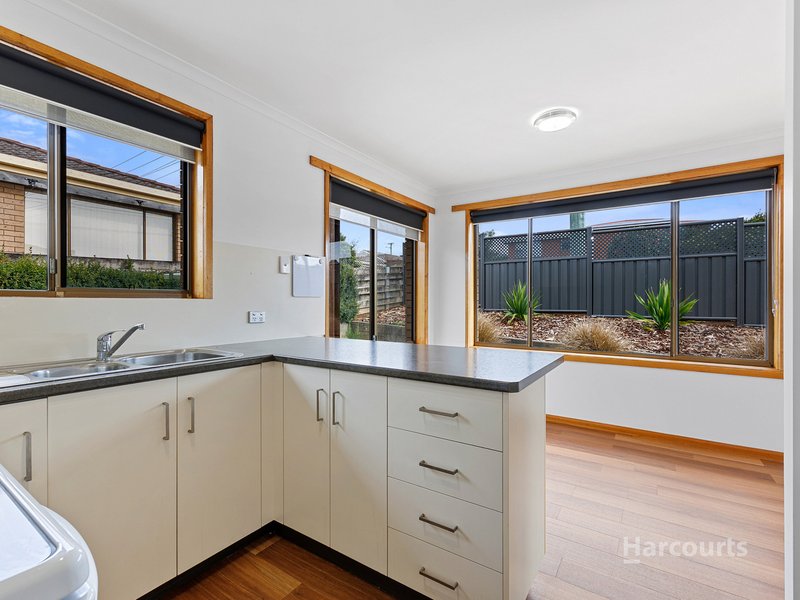Photo - 1/27 Thorne Street, Upper Burnie TAS 7320 - Image 4
