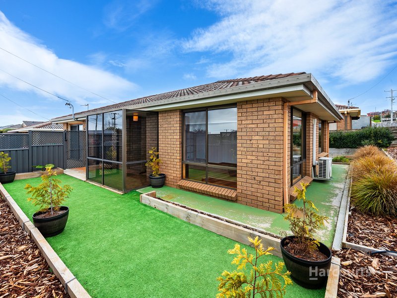 Photo - 1/27 Thorne Street, Upper Burnie TAS 7320 - Image 12