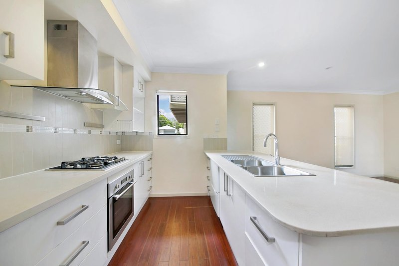 Photo - 1/27 Wallace Street, Moorooka QLD 4105 - Image 2