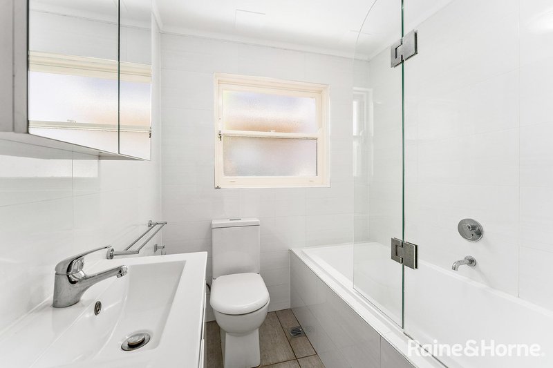 Photo - 1/27 Warialda Street, Kogarah NSW 2217 - Image 5