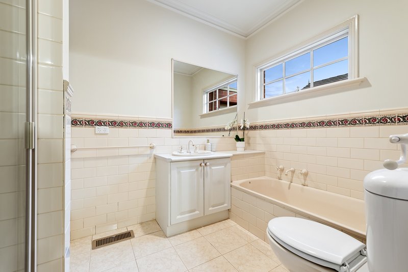 Photo - 1/27 Webster Street, Camberwell VIC 3124 - Image 9