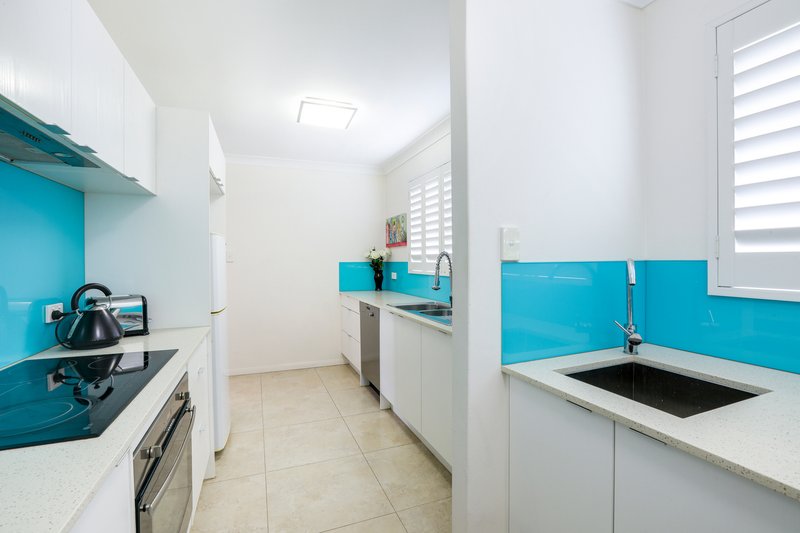 Photo - 1/27 Wildwood Court, Surfers Paradise QLD 4217 - Image 2