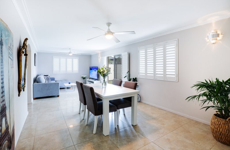 Photo - 1/27 Wildwood Court, Surfers Paradise QLD 4217 - Image 3