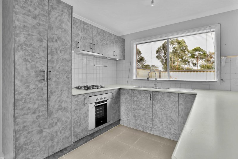 Photo - 1/27 Woorite Place, Wyndham Vale VIC 3024 - Image 6