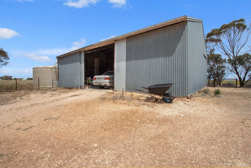 Photo - 12749 Spencer Highway, Moonta SA 5558 - Image 3