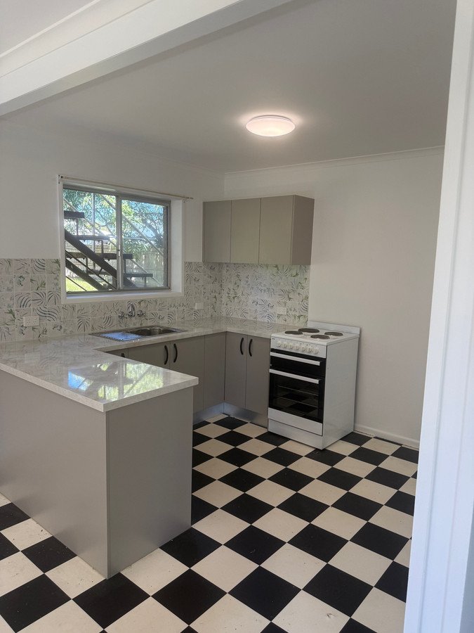 Photo - 1/276 Elizabeth Avenue, Clontarf QLD 4019 - Image 1