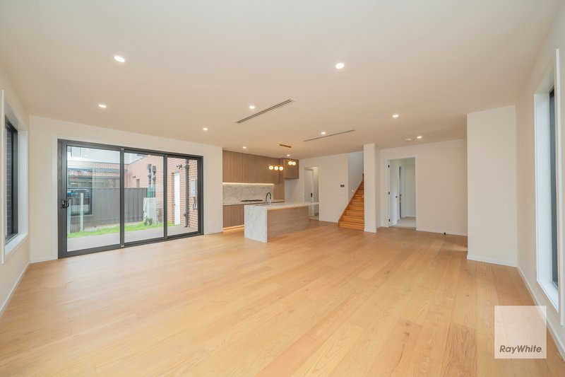 Photo - 1/279 Springvale Road, Nunawading VIC 3131 - Image 2