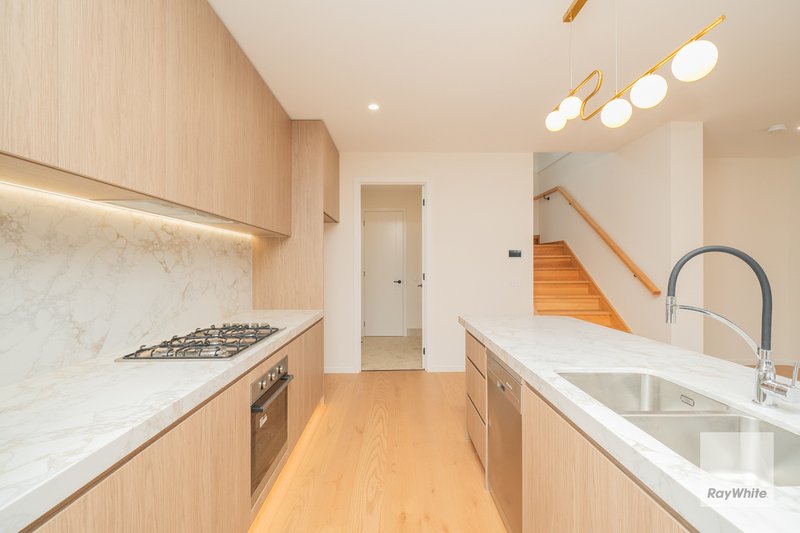 Photo - 1/279 Springvale Road, Nunawading VIC 3131 - Image 3