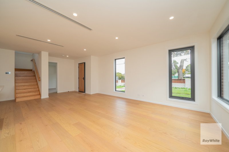 Photo - 1/279 Springvale Road, Nunawading VIC 3131 - Image 4