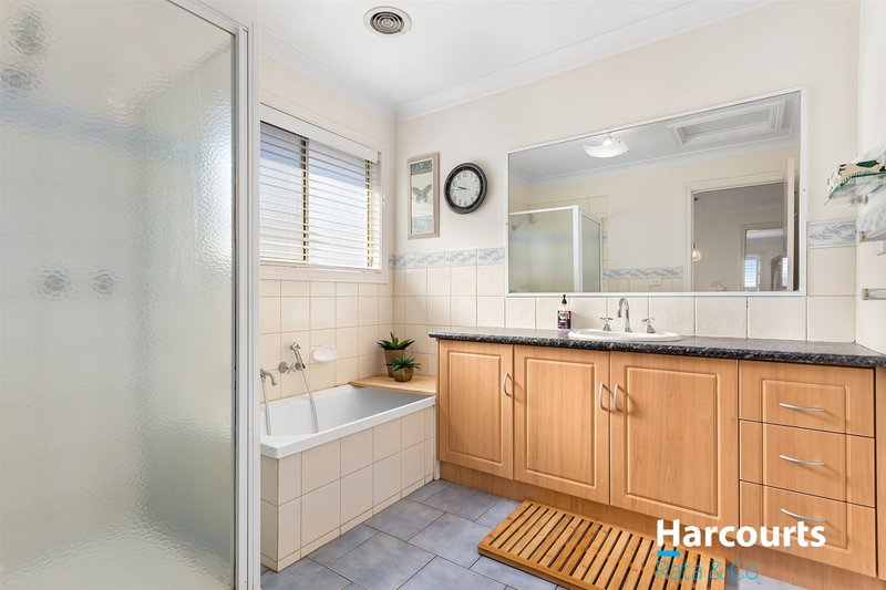 Photo - 127A Woolnough Drive, Mill Park VIC 3082 - Image 7