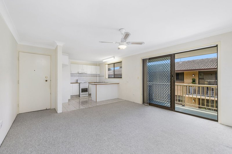 Photo - 12/8-10 Crisallen Street, Port Macquarie NSW 2444 - Image 4