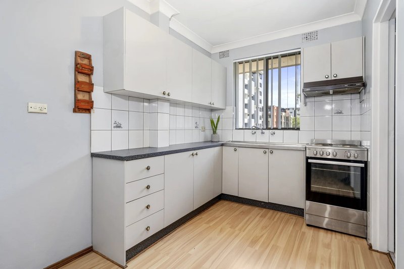 Photo - 12/8-10 Goulburn Street, Liverpool NSW 2170 - Image 2