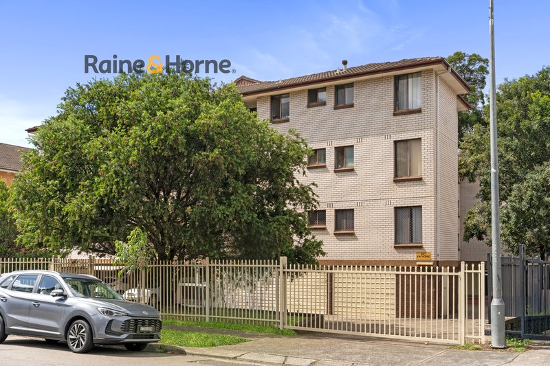 Photo - 12/8-10 Goulburn Street, Warwick Farm NSW 2170 - Image 3