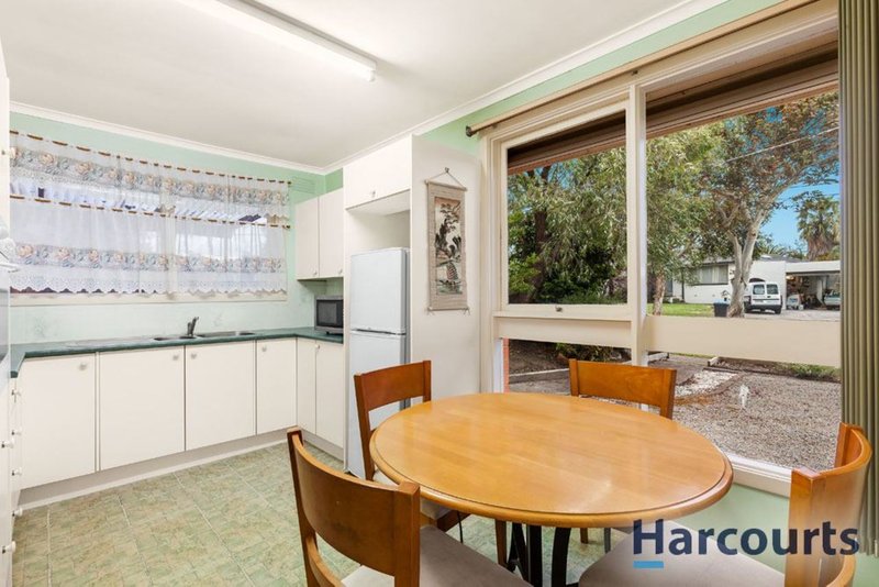 Photo - 1/28 Arbroath Road, Wantirna South VIC 3152 - Image 4