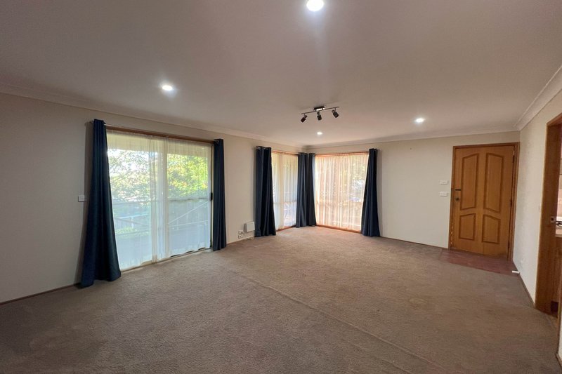 Photo - 1/28 Ash Tree Drive, Armidale NSW 2350 - Image 3