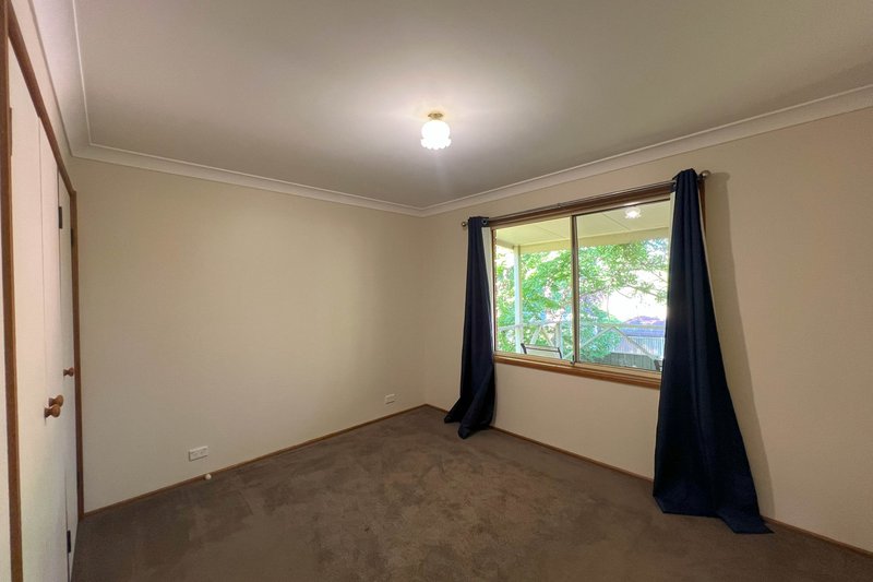 Photo - 1/28 Ash Tree Drive, Armidale NSW 2350 - Image 6