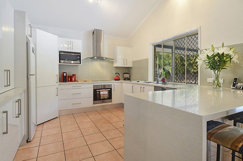 Photo - 128 Bangalow Street, Bridgeman Downs QLD 4035 - Image 4