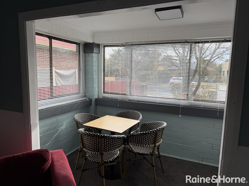 Photo - 128 Bathurst Road, Orange NSW 2800 - Image 4