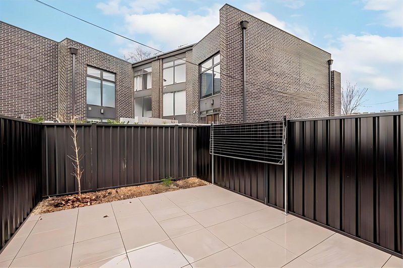 Photo - 12/8 Berrigan Crescent, O'Connor ACT 2602 - Image 11