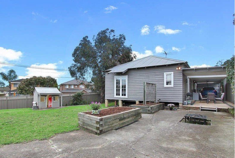 Photo - 128 Braeside Rd , Greystanes NSW 2145 - Image 5