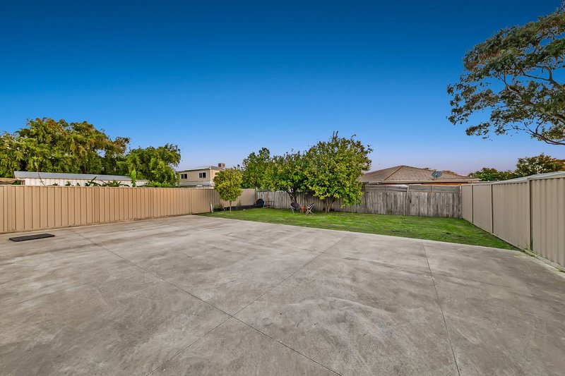 Photo - 128 Cairns Road, Hampton Park VIC 3976 - Image 8