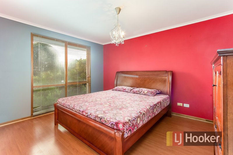 Photo - 128 Cairns Road, Hampton Park VIC 3976 - Image 5