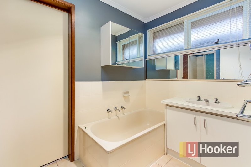 Photo - 128 Cairns Road, Hampton Park VIC 3976 - Image 6