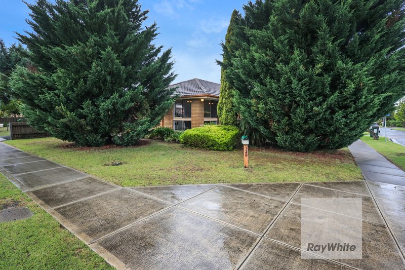 Photo - 128 Carrick Drive, Gladstone Park VIC 3043 - Image 2