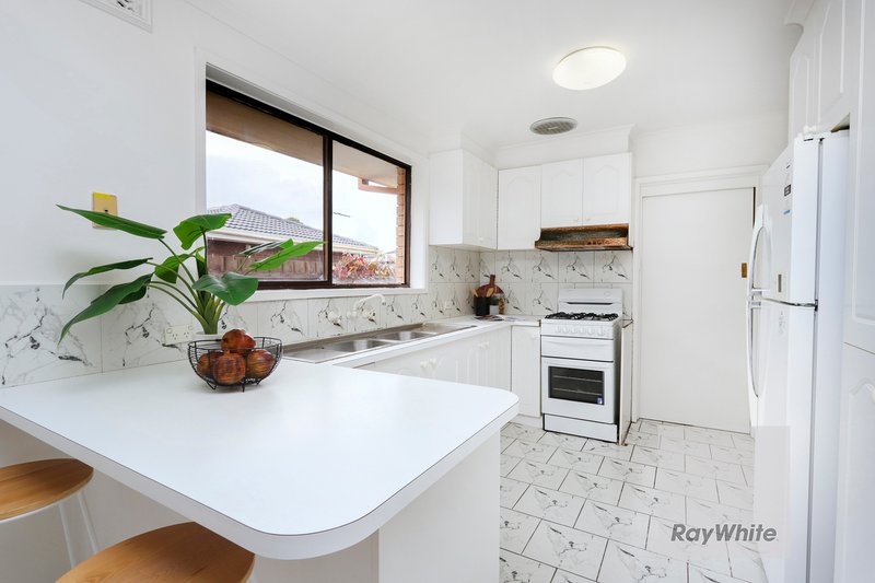 Photo - 128 Carrick Drive, Gladstone Park VIC 3043 - Image 7