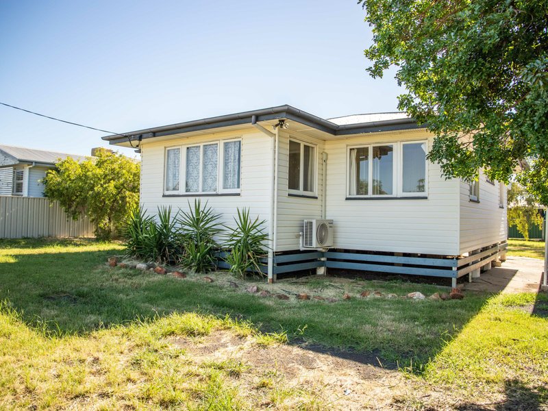 128 Currey Street, Roma QLD 4455