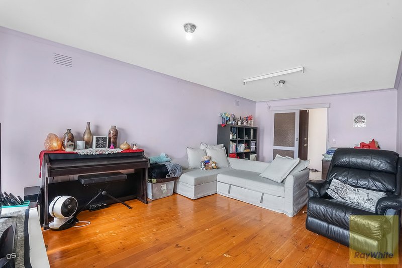 Photo - 128 Derrimut Road, Hoppers Crossing VIC 3029 - Image 5