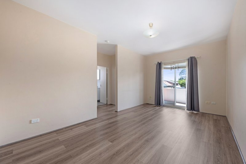 Photo - 1/28 Flora Street, Roselands NSW 2196 - Image 4