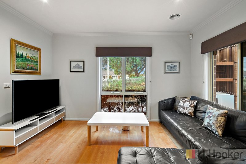 Photo - 1/28 Fromhold Drive, Doncaster VIC 3108 - Image 4