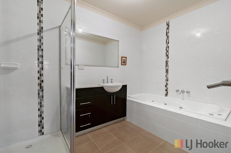 Photo - 1/28 Fromhold Drive, Doncaster VIC 3108 - Image 9