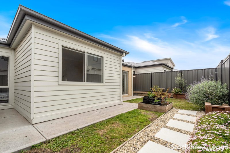 Photo - 128 Juscelina Drive, Craigieburn VIC 3064 - Image 10