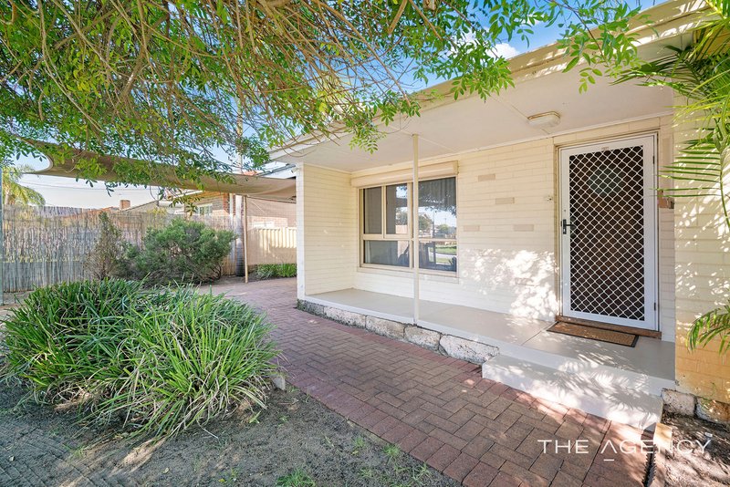 Photo - 128 Knutsford Avenue, Rivervale WA 6103 - Image 3