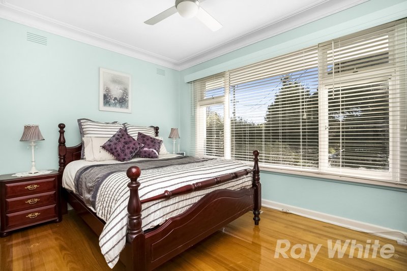 Photo - 1/28 Leicester Avenue, Glen Waverley VIC 3150 - Image 7